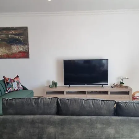 Traveler's Apartment *