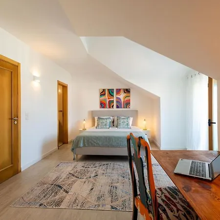 Apartment Traveler's *