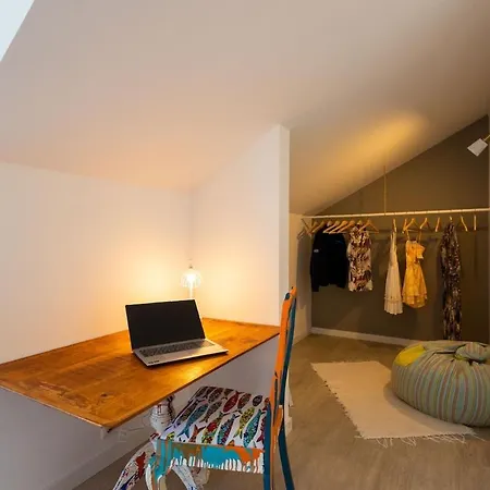 Traveler's Apartment *