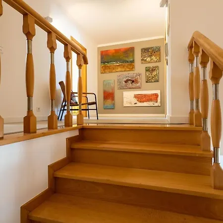Apartment Traveler's *