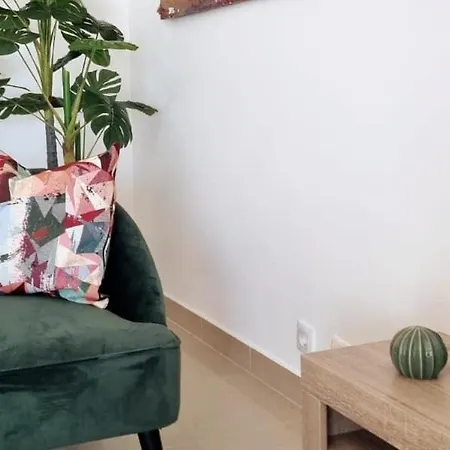 Apartment Traveler's